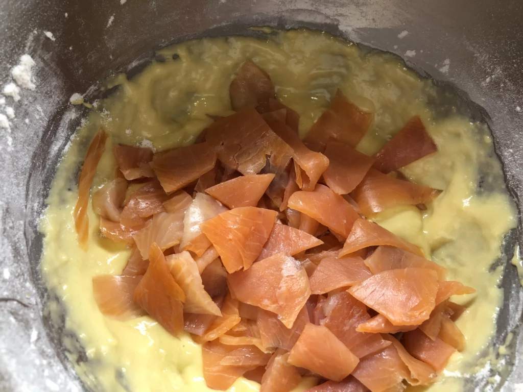 Cake salé à la truite fumée - Étape 2