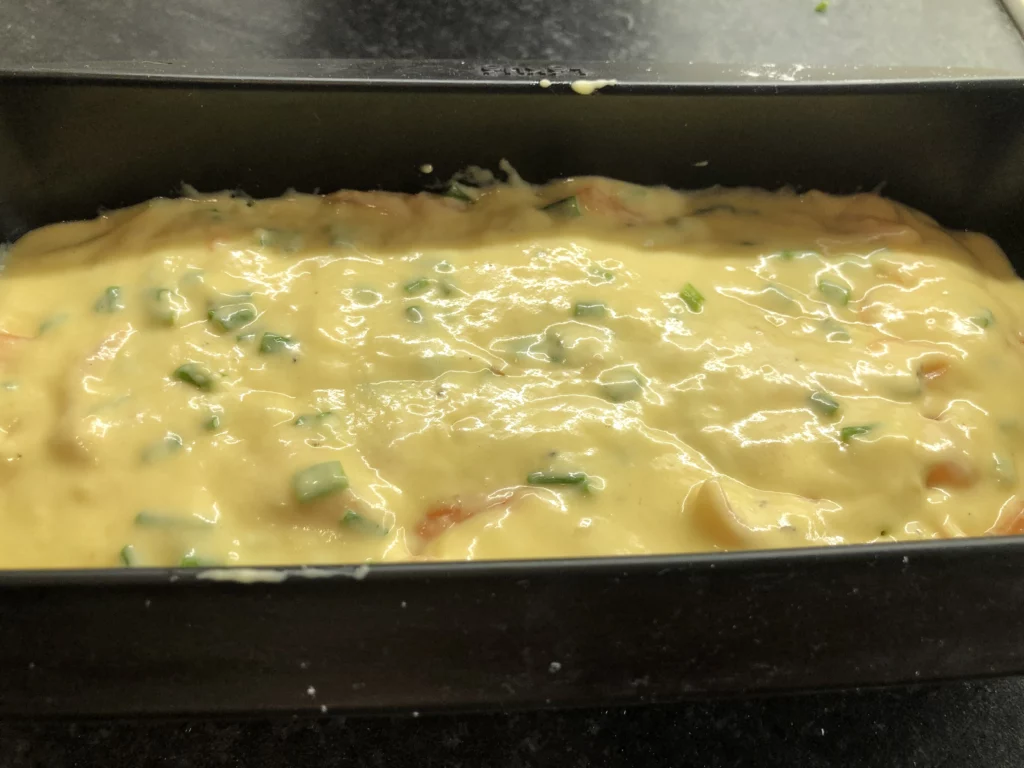 Cake salé à la truite fumée - Étape 3