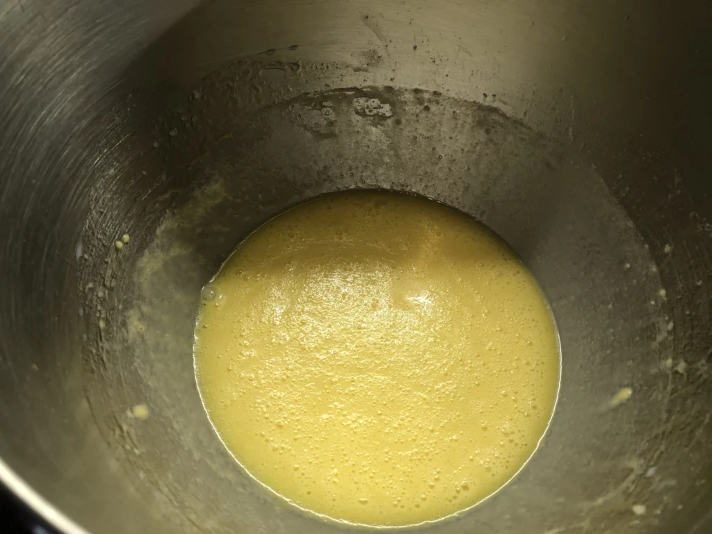 Cake salé à la truite fumée - Étape 1