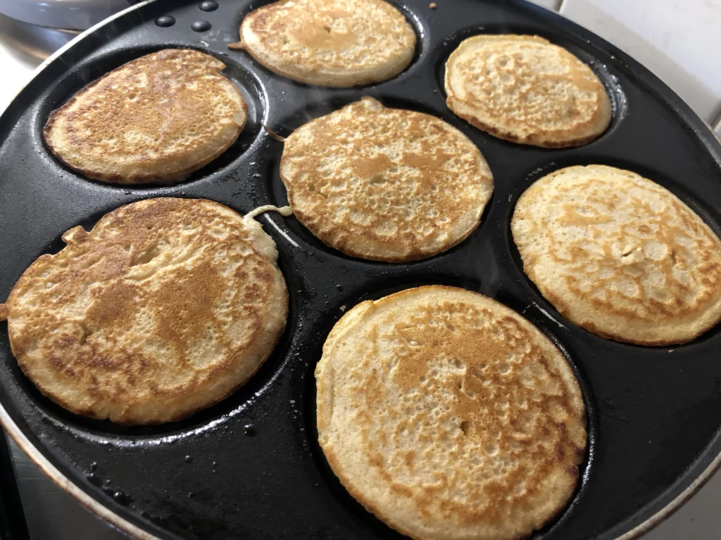 Blinis à la farine d&rsquo;épeautre au boudin noir et aux poires - Étape 2