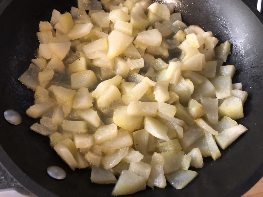 Blinis à la farine d&rsquo;épeautre au boudin noir et aux poires - Étape 4