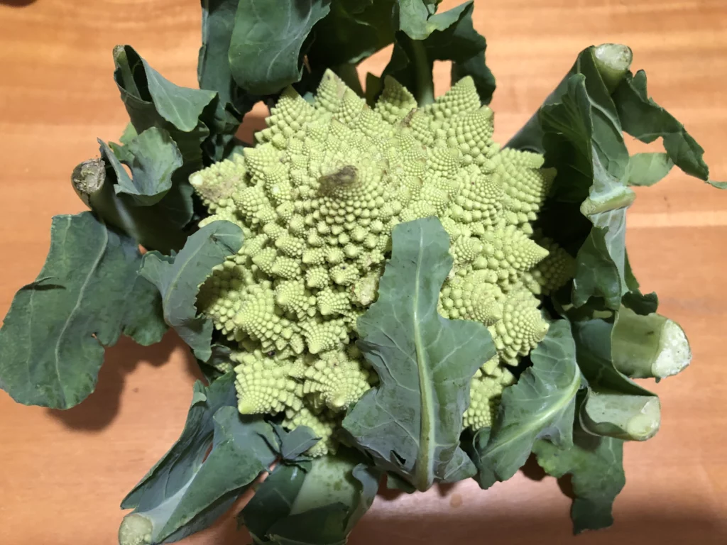 Salade de pâtes de maïs, chou romanesco, œufs et betteraves - Étape 1