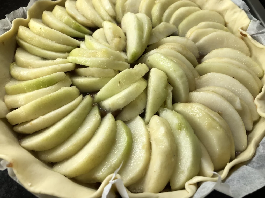 Tarte aux poires sur crème de châtaignes et croustillant d&rsquo;amandes - Étape 4