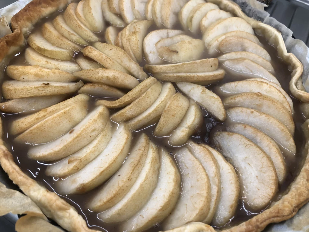 Tarte aux poires sur crème de châtaignes et croustillant d&rsquo;amandes - Étape 7
