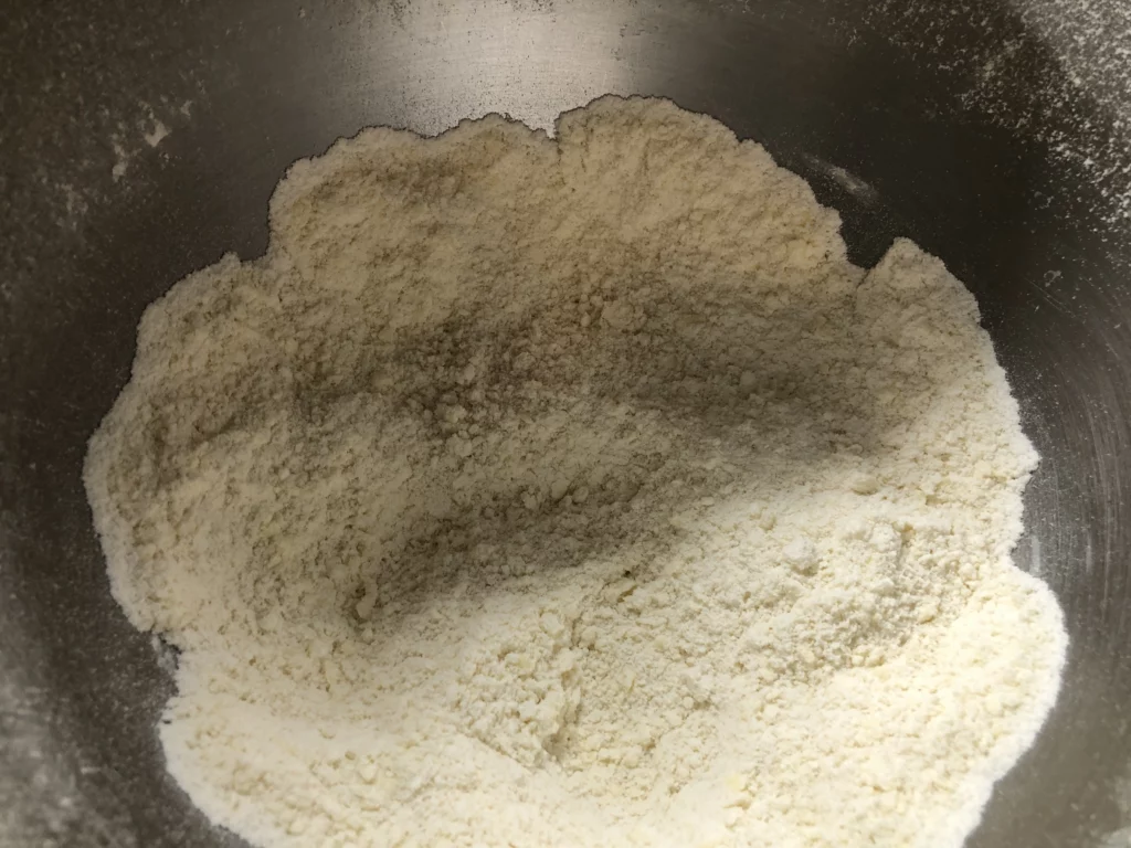 Banfora, biscuits à l’ananas cuits à la poêle du Burkina Faso - Étape 2