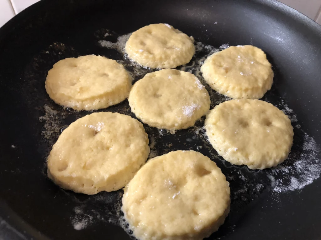 Banfora, biscuits à l’ananas cuits à la poêle du Burkina Faso - Étape 8