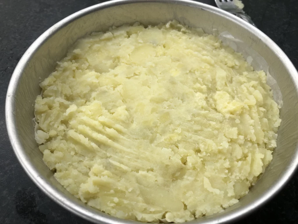 Gâteau de pommes de terre aux épinards , recette albanaise - Étape 5