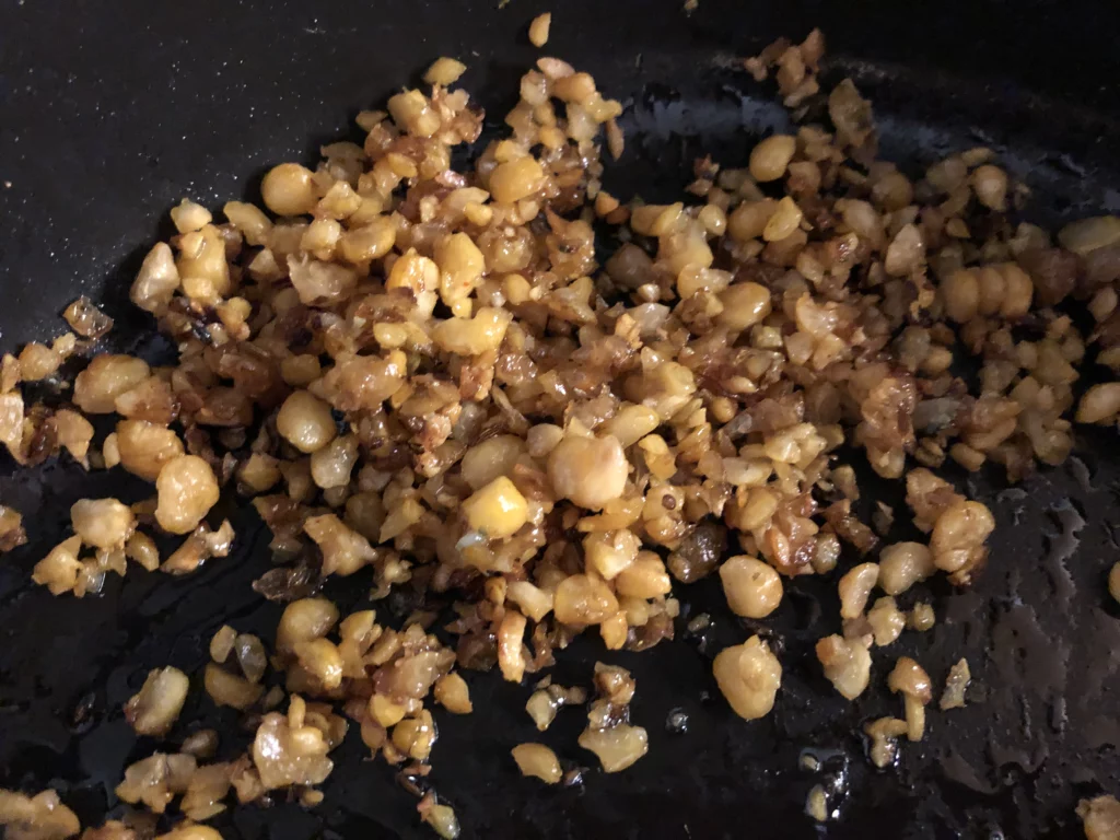 Falafels destructurés sur lit de crudités - Étape 7