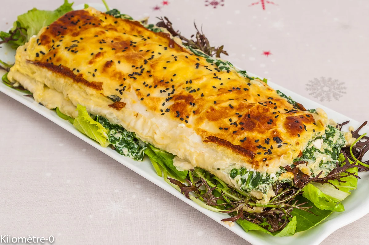 Photo de recette de bûche salée végétarienne, healthy, épinards, fromage, pâte de filo, fêtes, Nouvel an, Noël végétarien, Kilomètre-0, blog de cuisine réalisée à partir de produits de saison et issus de circuits courts