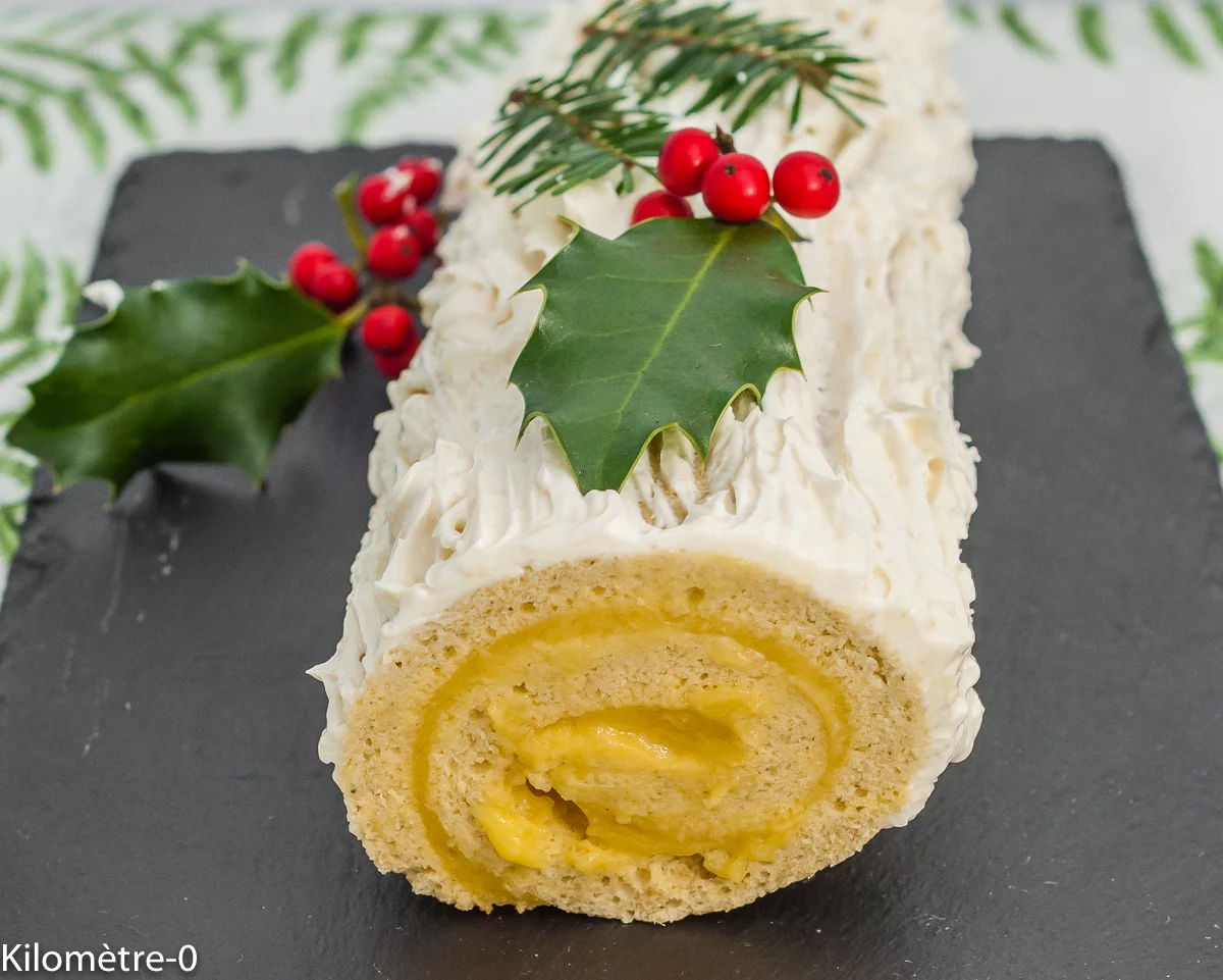 Photo de recette de bûche au lemon curd, citron, Noël, biscuit roulé, mascarpone, dessert, gâteau, bio, Kilomètre-0, blog de cuisine réalisée à partir de produits de saison et issus de circuits courts