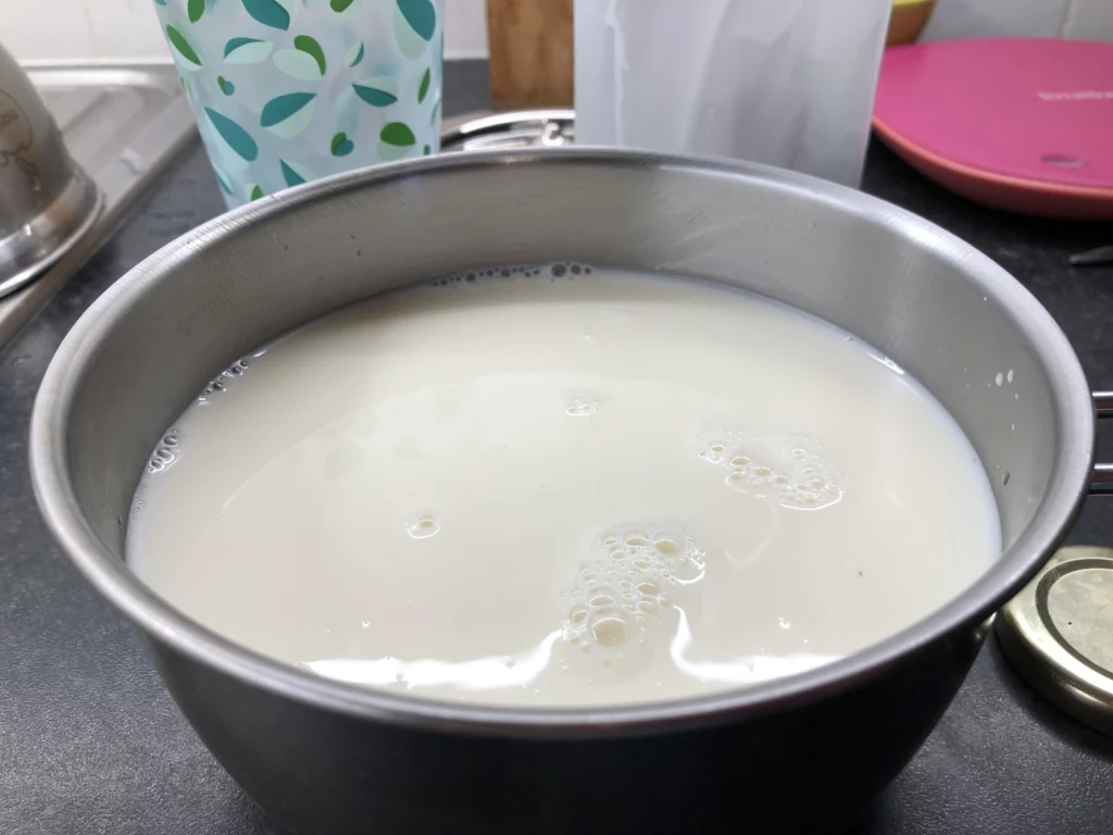 Flan pâtissier sans pâte aux abricots - Étape 1