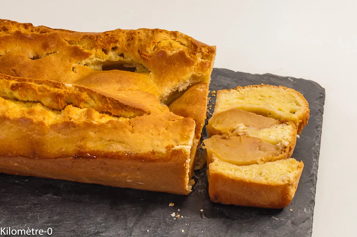 Photo de recette de gâteau du matin, pommes, épices, facile, healthy, léger, pommes entière, cake, gâteau, bio de Kilomètre-0, blog de cuisine réalisée à partir de produits de saison et issus de circuits courts