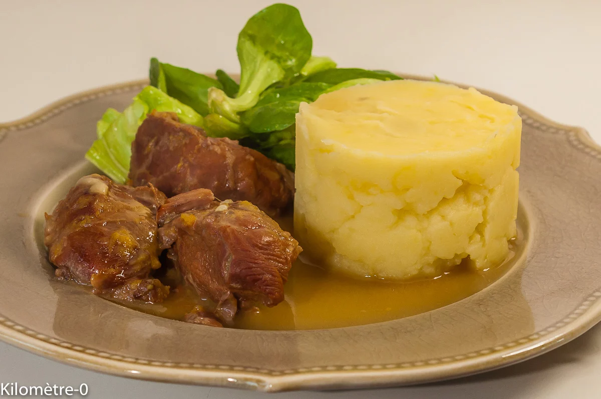 Photo de recette de joues de porc, orange, agrumes, porc, viande, mijoté, hiver, facile, plat d'hiver, Kilomètre-0, blog de cuisine réalisée à partir de produits de saison et issus de circuits courts
