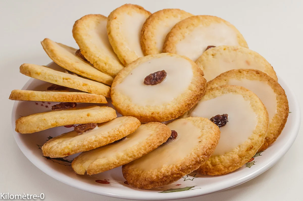 Photo de recette de galette à l'orange, biscuits alsaciens, petits gâteaux, Noël, orange, facile, glaçage, Kilomètre-0, blog de cuisine réalisée à partir de produits de saison et issus de circuits courts