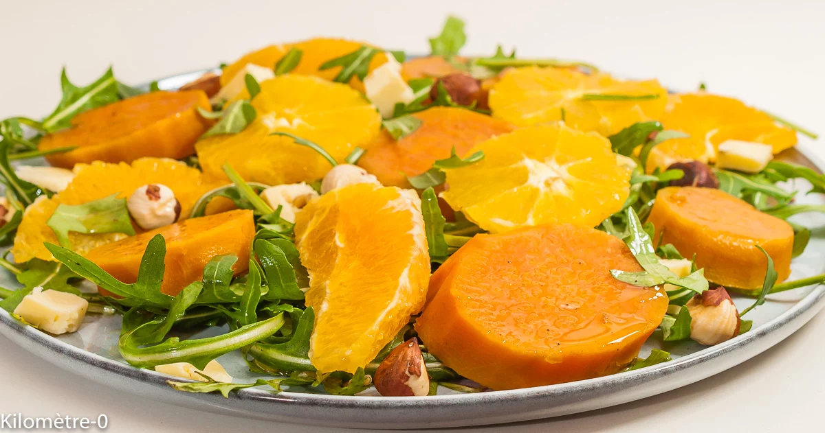 Photo de recette de salade végétarienne, healthy, orange, patate douce, noisettes, facile, hiver, rapide, santé, bio de Kilomètre-0, blog de cuisine réalisée à partir de produits de saison et issus de circuits courts