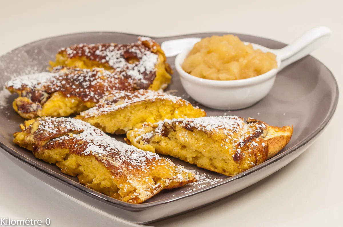 Photo de recette de kaiserschmarrn, crêpe impériale, cuisine autrichienne, Autriche, chandeleur, crêpes soufflées , raisins secs, facile, légère, healthy, cuisine du monde, Kilomètre-0, blog de cuisine réalisée à partir de produits de saison et issus de circuits courts