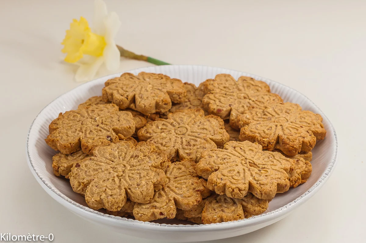 Photo de recette médiévale, moyen âge, gâteaux du bonheur, Hildegarde de Bingen, facile, léger, rapide, healthy, épices, économique, biscuits, gâteaux secs de Kilomètre-0, blog de cuisine réalisée à partir de produits de saison et issus de circuits courts