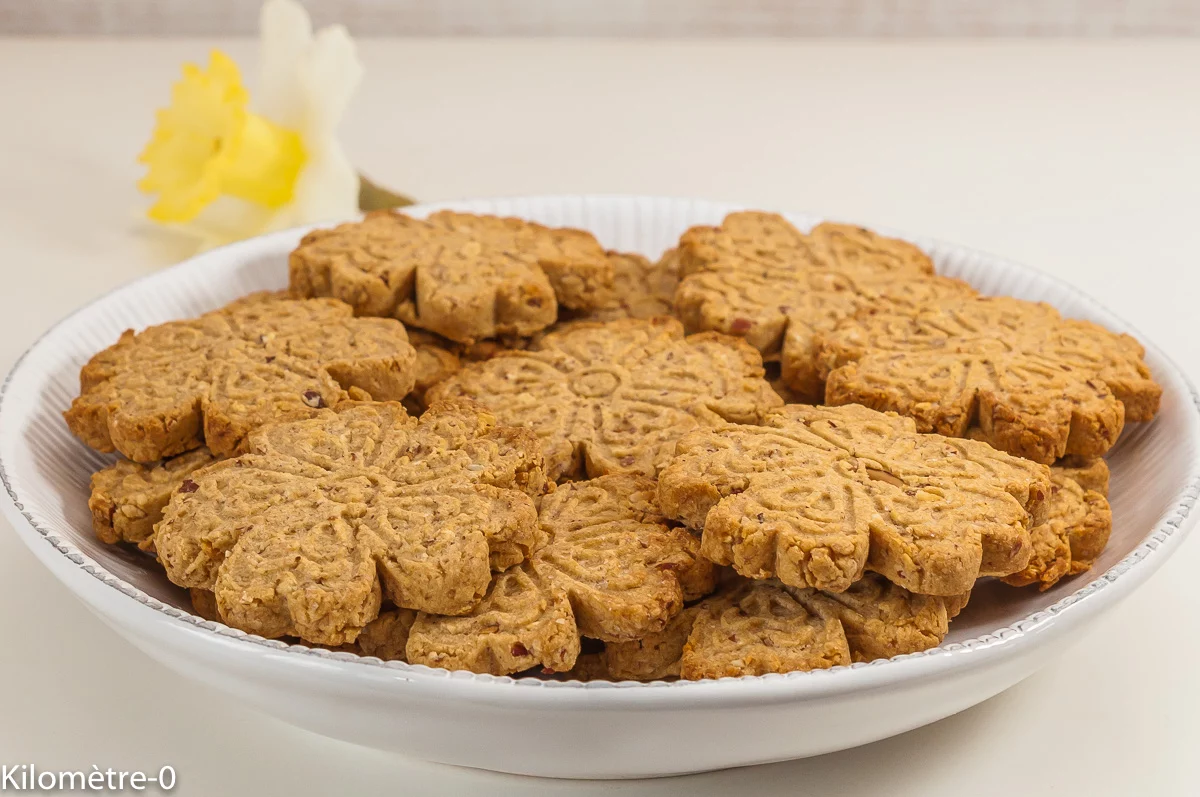 Photo de recette médiévale, moyen âge, gâteaux du bonheur, Hildegarde de Bingen, facile, léger, rapide, healthy, épices, économique, biscuits, gâteaux secs de Kilomètre-0, blog de cuisine réalisée à partir de produits de saison et issus de circuits courts