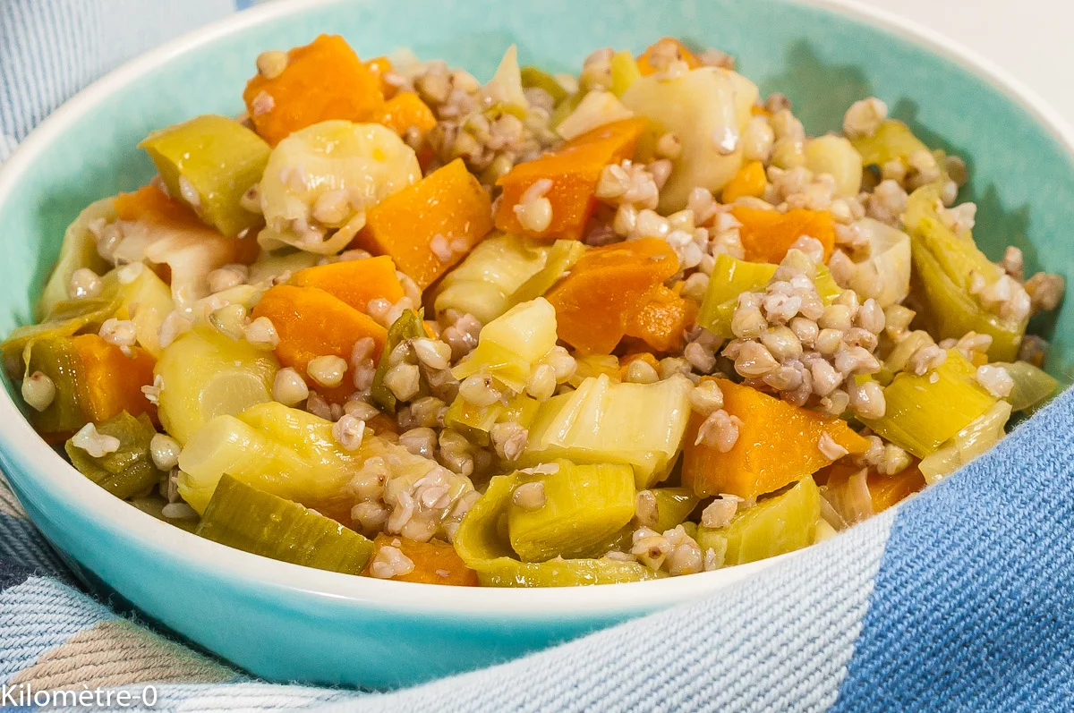 Photo de recette de Salade de sarrasin, poireau, patate douce, légumes, hiver, végétarienne, healthy, économique, poireaux, four vapeur, Kilomètre-0, blog de cuisine réalisée à partir de produits de saison et issus de circuits courts