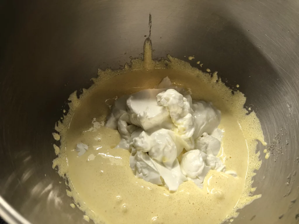 Zapekanka, gâteau au fromage blanc et à la semoule - Étape 4