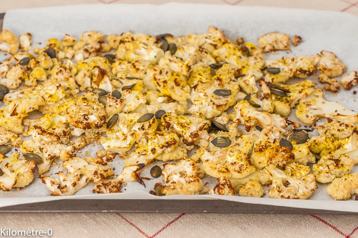 Photo de recette végétarienne, chou fleur, épices,légumes, chou, healthy, facile, rapide, économique, bio, et graines cuit au four Kilomètre-0, blog de cuisine réalisée à partir de produits de saison et issus de circuits courts