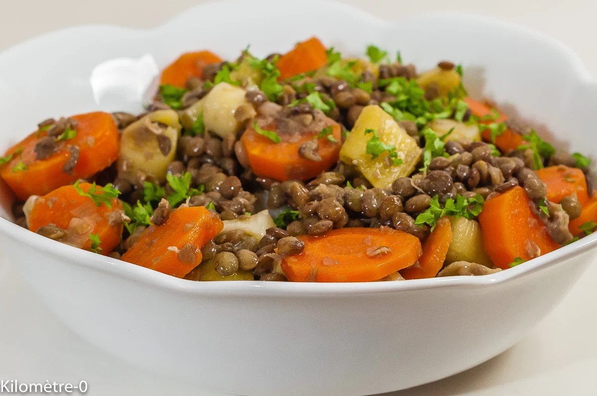 Photo de recette de salade de lentilles, légumes d'hiver, poireaux, carottes, facile, végétarien, bio, rapide, four vapeur, Kilomètre-0, blog de cuisine réalisée à partir de produits de saison et issus de circuits courts
