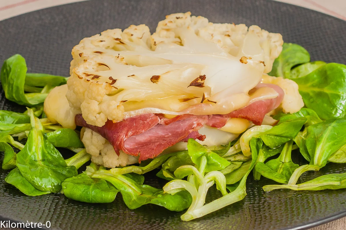 Photo de recette de burger maison, chou fleur, chou, jambon, emmental, fromage, légumes, sandwich, facile, healthy, bio Kilomètre-0, blog de cuisine réalisée à partir de produits de saison et issus de circuits courts