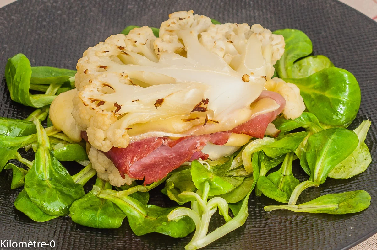 Photo de recette de burger maison, chou fleur, chou, jambon, emmental, fromage, légumes, sandwich, facile, healthy, bio Kilomètre-0, blog de cuisine réalisée à partir de produits de saison et issus de circuits courts