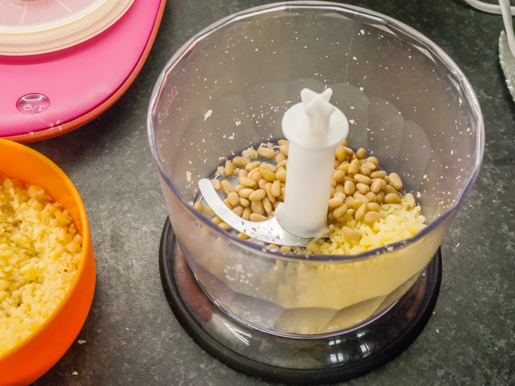 Pâtes au pesto de fanes de radis - Étape 4