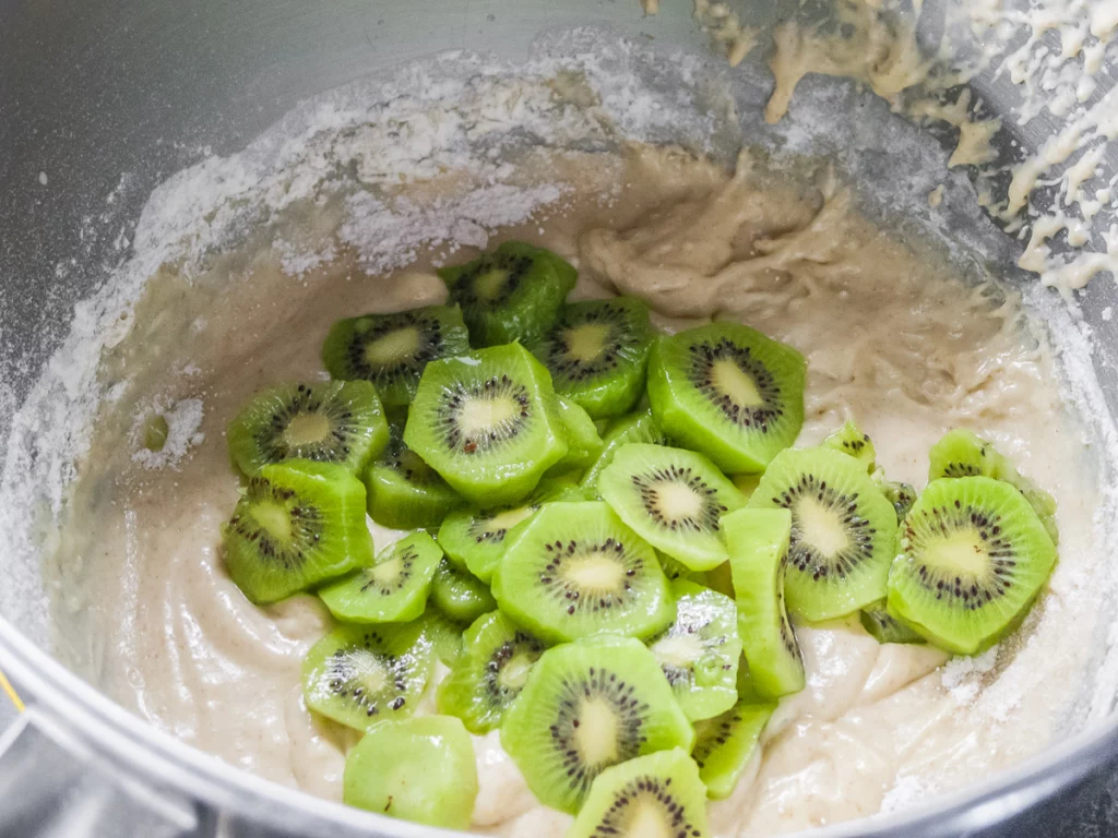 Gâteau du matin au lait de coco et aux kiwis - Étape 5