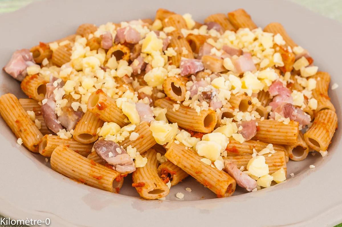 Photo de recette de pâtes au lardons facile, fromage, facile, rapide, bio, Kilomètre-0, blog de cuisine réalisée à partir de produits de saison et issus de circuits courts