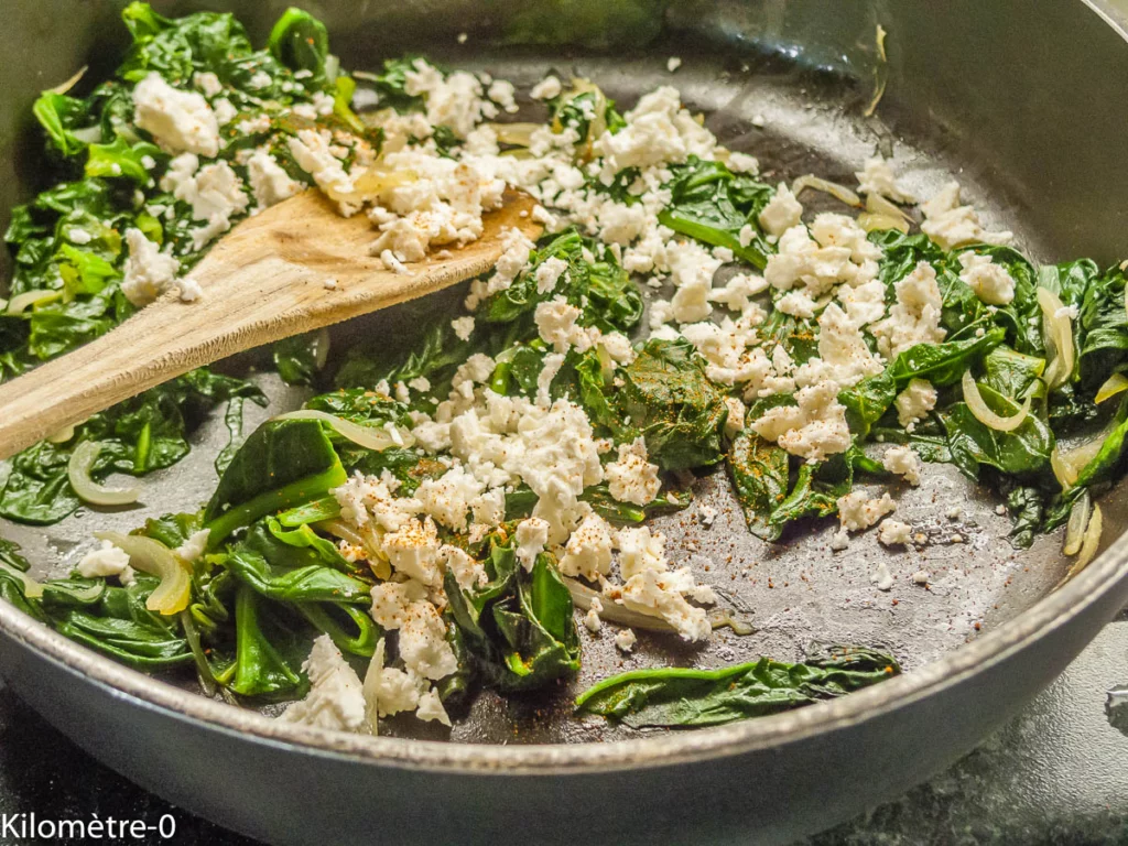 Gözleme, pain turc plat aux épinards et à la fêta - Étape 4