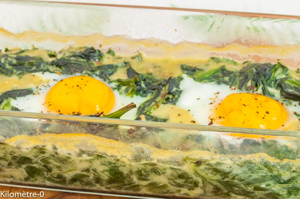 Photo de recette d'oeufs aux épinards, béchamel, facile, bio, végétarienne, healthy, légère de Kilomètre-0, blog de cuisine réalisée à partir de produits de saison et issus de circuits courts