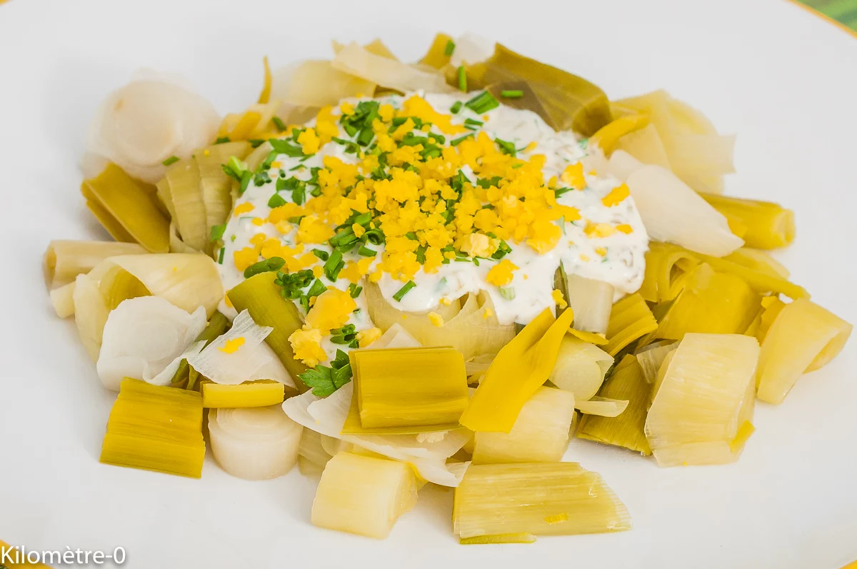 Photo de recette de Poireaux sauce tartare, facile, légumes, bio, léger, rapide, healthy, Kilomètre-0, blog de cuisine réalisée à partir de produits de saison et issus de circuits courts