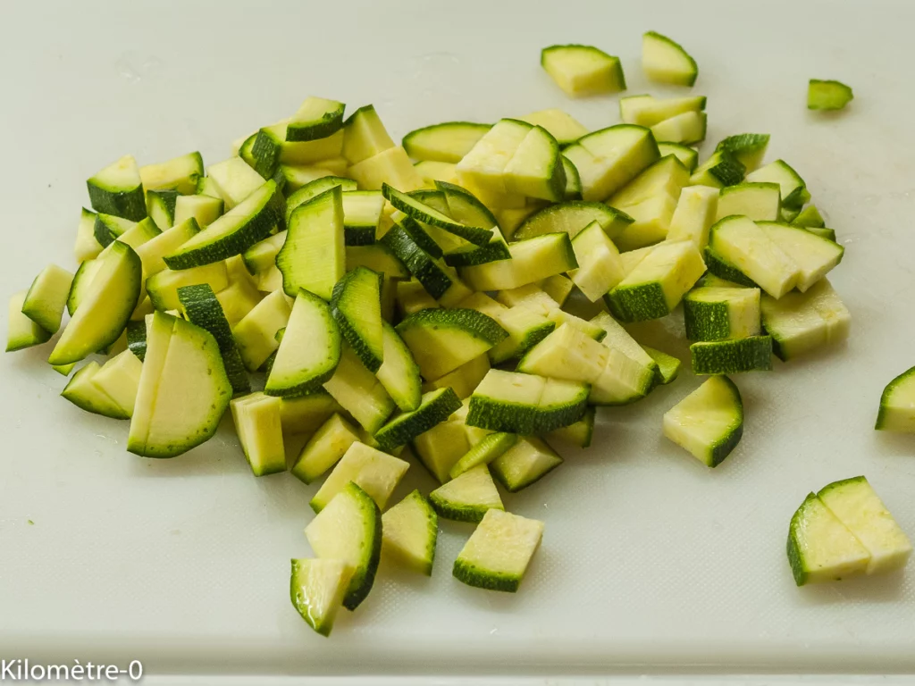 Cake aux lardons, courgettes et emmental - Étape 1
