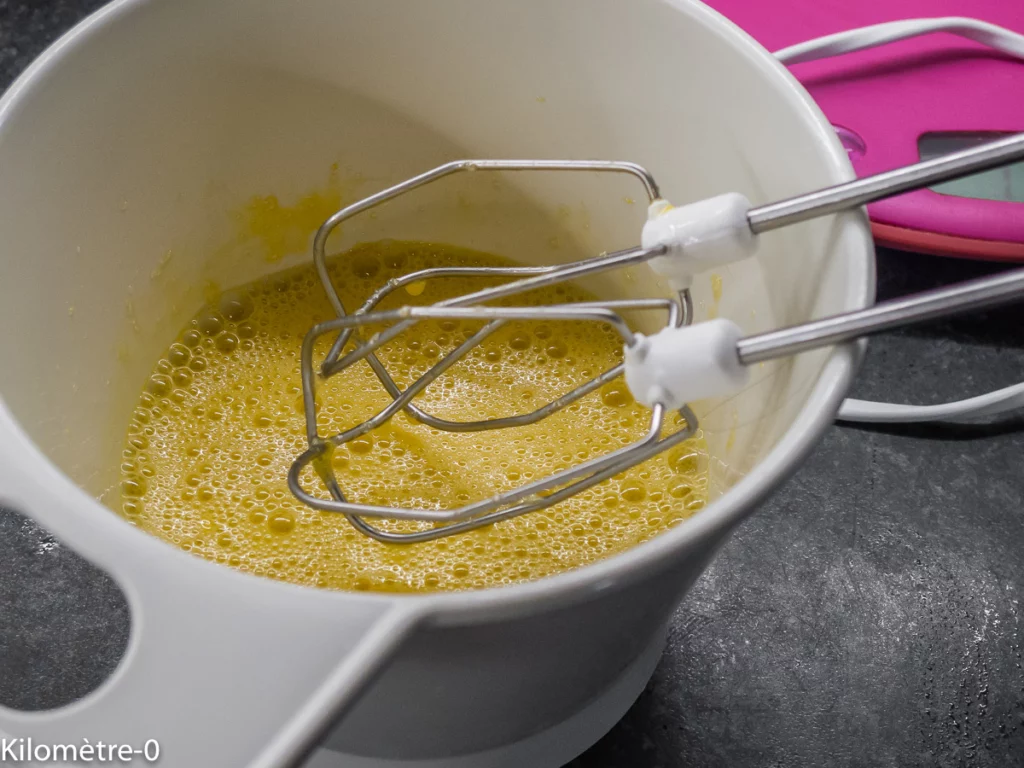Gâteau moelleux à la rhubarbe et aux fraises - Étape 4