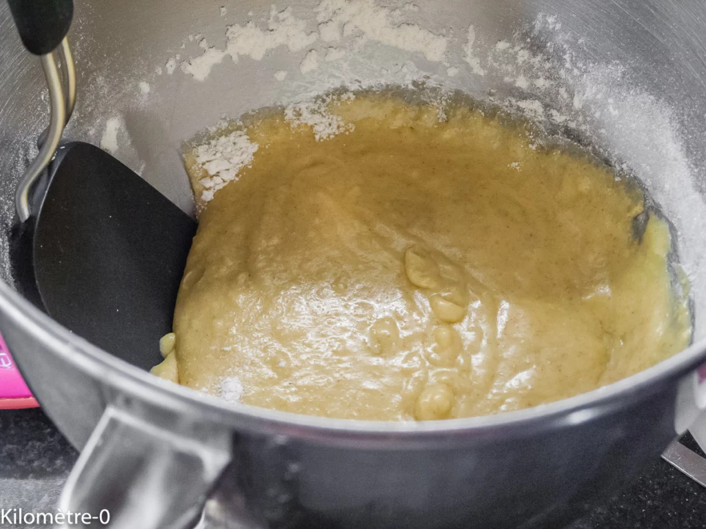 Gâteau moelleux à la rhubarbe et aux fraises - Étape 7