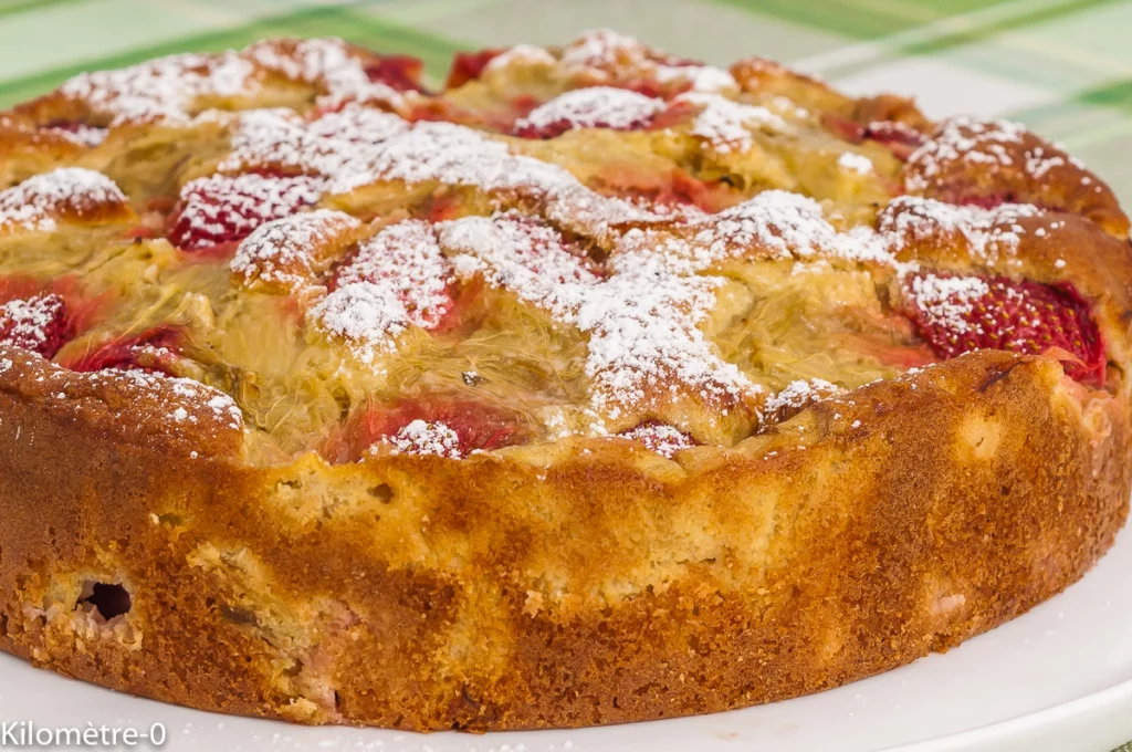 Gâteau moelleux à la rhubarbe et aux fraises - Étape 10