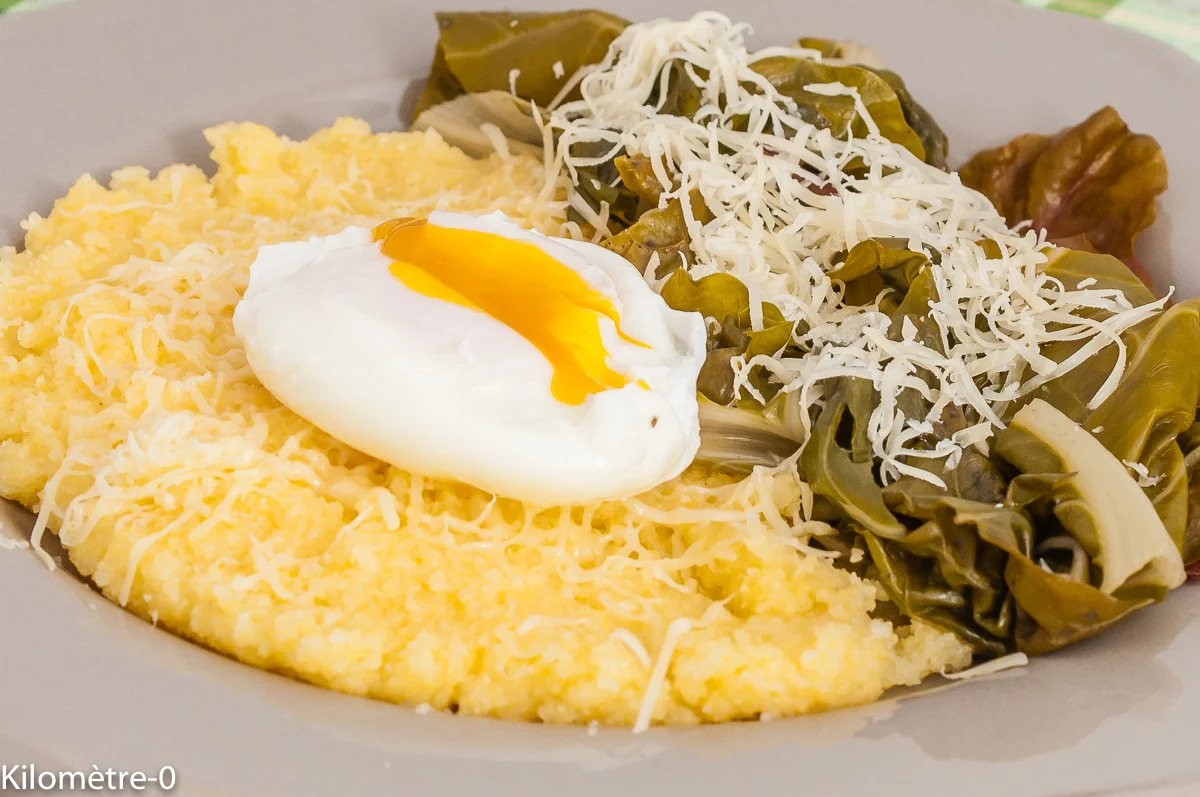 Photo de recette de polenta, blettes, facile, oeuf poché, végétarienne, facile, rapide, économique de Kilomètre-0, blog de cuisine réalisée à partir de produits de saison et issus de circuits courts
