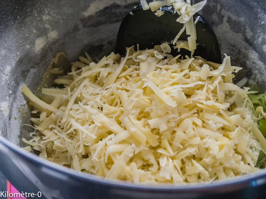 Cake salé aux poireaux nouveaux et aneth - Étape 7