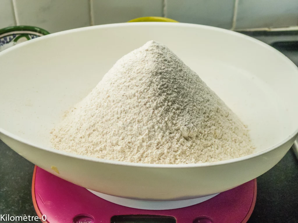 Mderbel, gâteau algérien à la confiture de fruits rouges - Étape 4