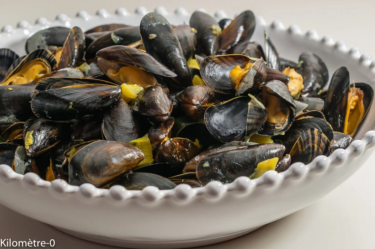 Photo de recette de moules, facile, rapide, printemps, légumes, épices de Kilomètre-0, blog de cuisine réalisée à partir de produits de saison et issus de circuits courts