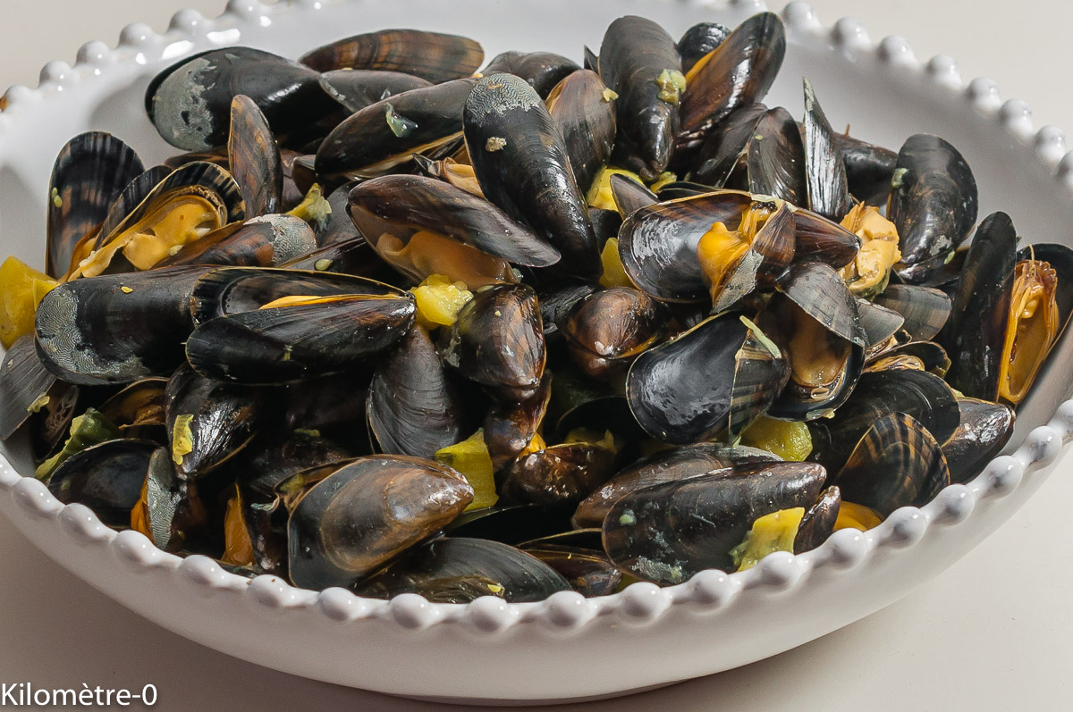 Photo de recette facile de moules, curcuma,n courgettes, légumes, bio, rapide,  de Kilomètre-0, blog de cuisine réalisée à partir de produits de saison et issus de circuits courts