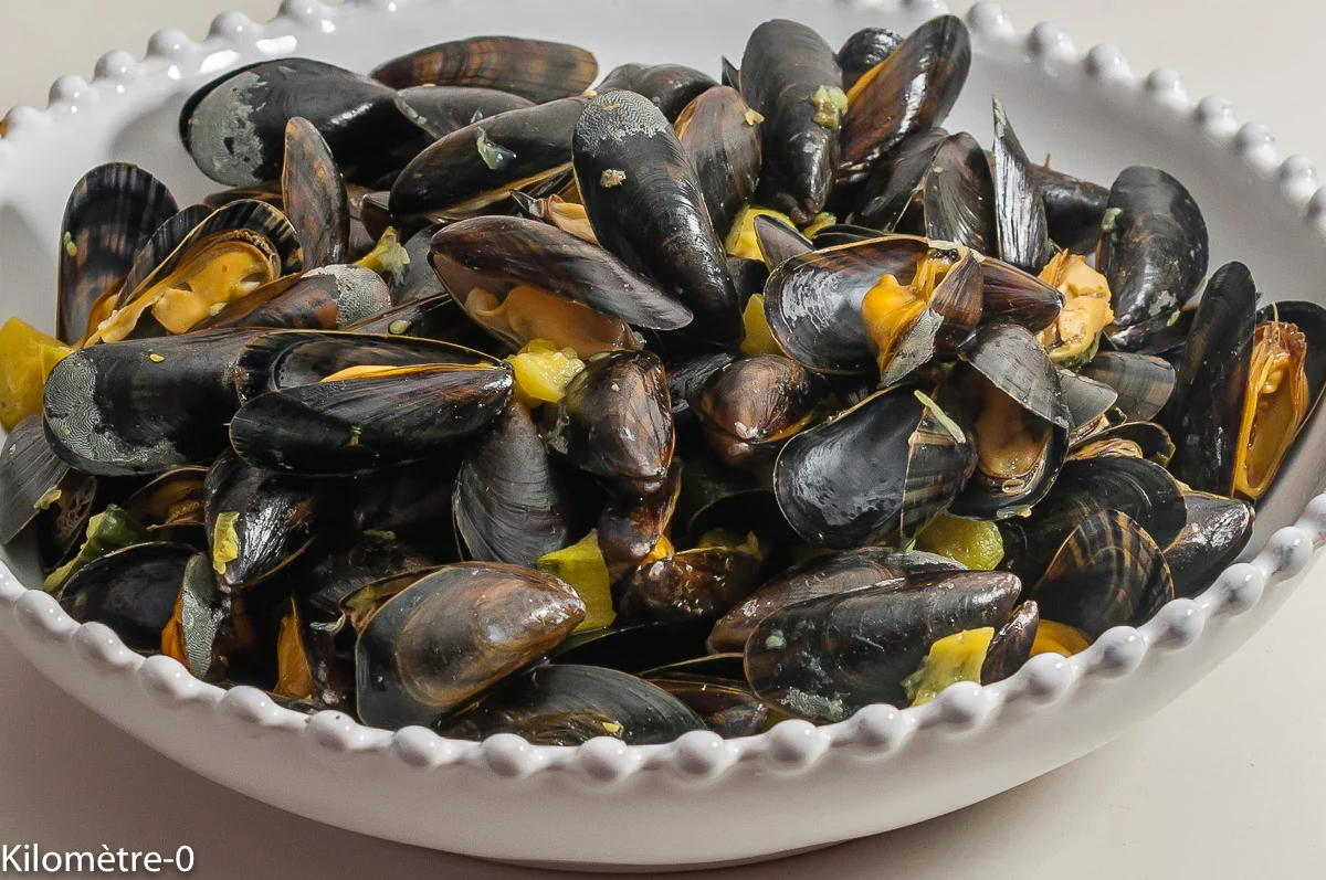 Photo de recette facile de moules, curcuma,n courgettes, légumes, bio, rapide, de Kilomètre-0, blog de cuisine réalisée à partir de produits de saison et issus de circuits courts