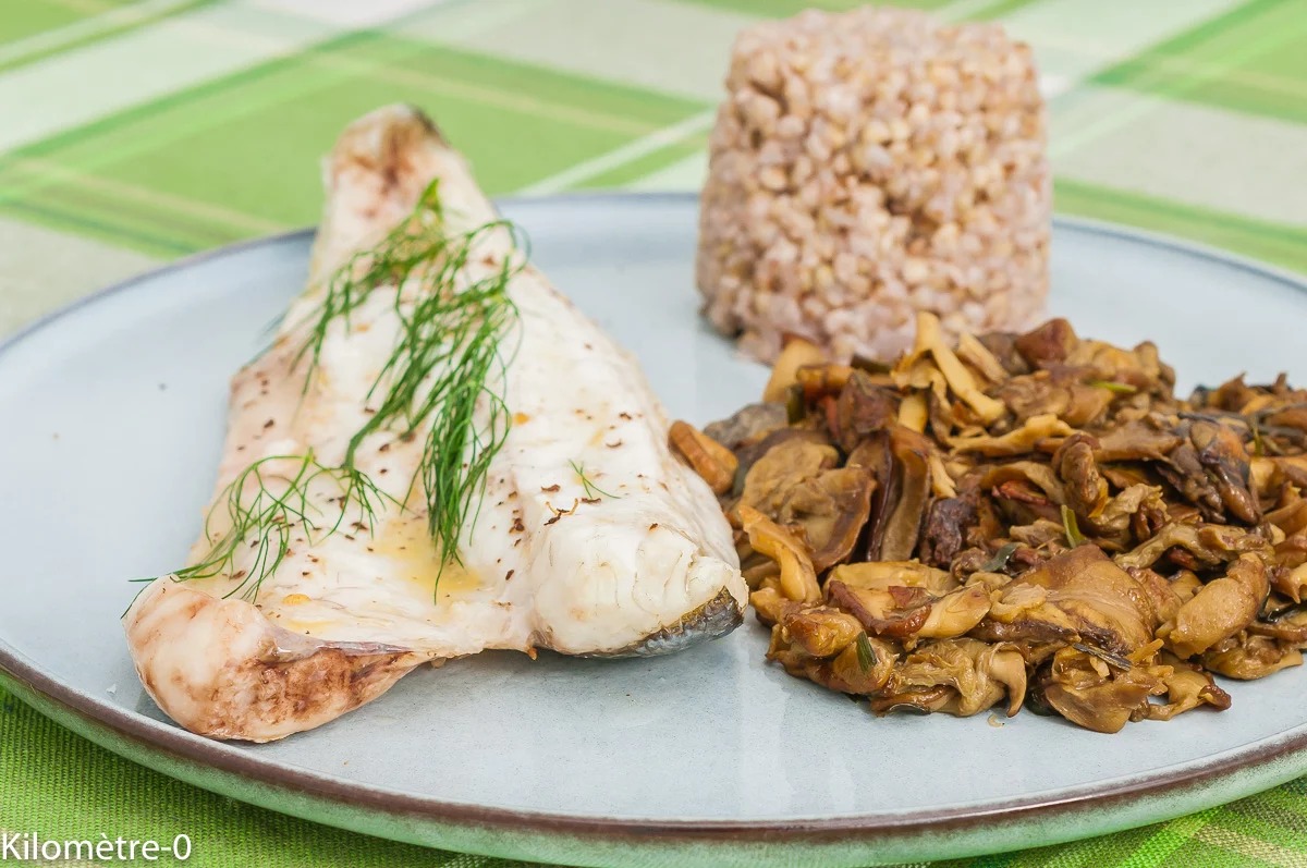 Photo de recette de Kilomètre-0, blog de cuisinPhoto de recette de poisson, bar, loup de mer, cèpes, champignons, sarrasin, blé noir, céréales, léger, facile, rapide, Kilomètre-0, blog de cuisine réalisée à partir de produits de saison et issus de circuits courtse réalisée à partir de produits de saison et issus de circuits courts