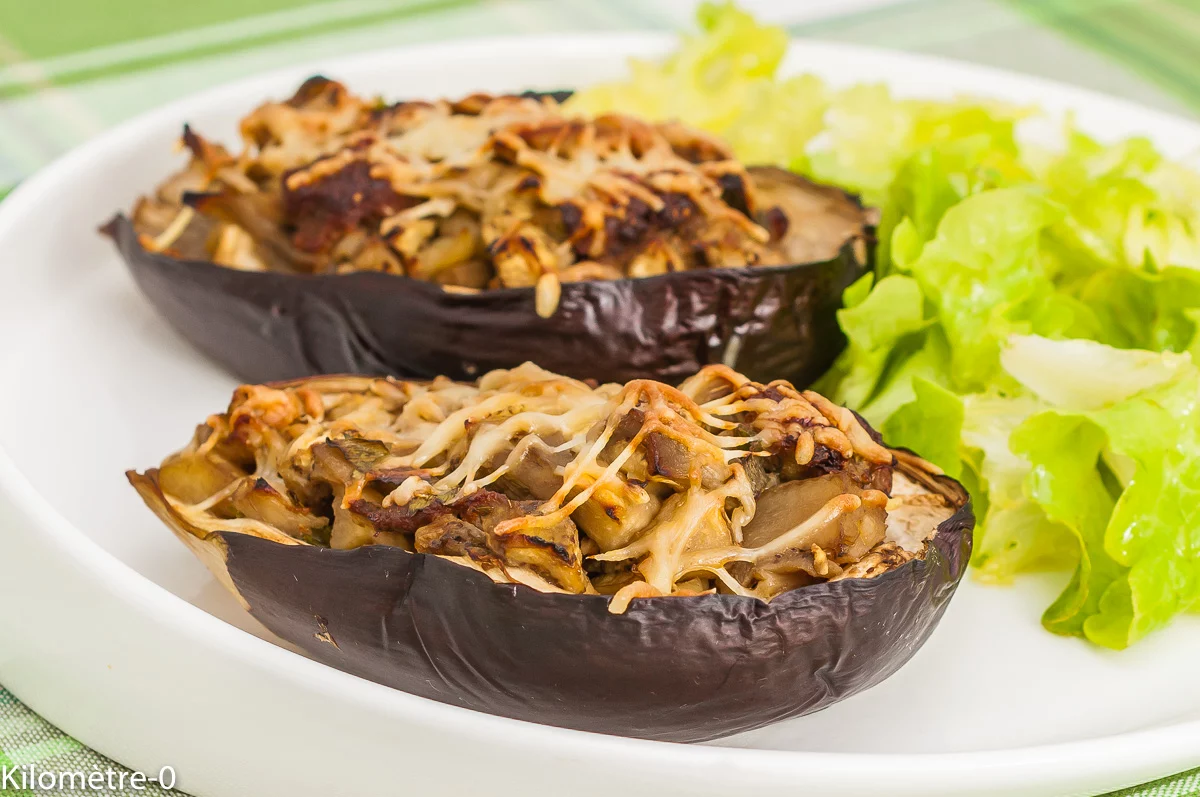 Photo de recette d'aubergine farcie, viande, merguez, légumes, été, automne, facile, légère, bio, farcis, de Kilomètre-0, blog de cuisine réalisée à partir de produits de saison et issus de circuits courts