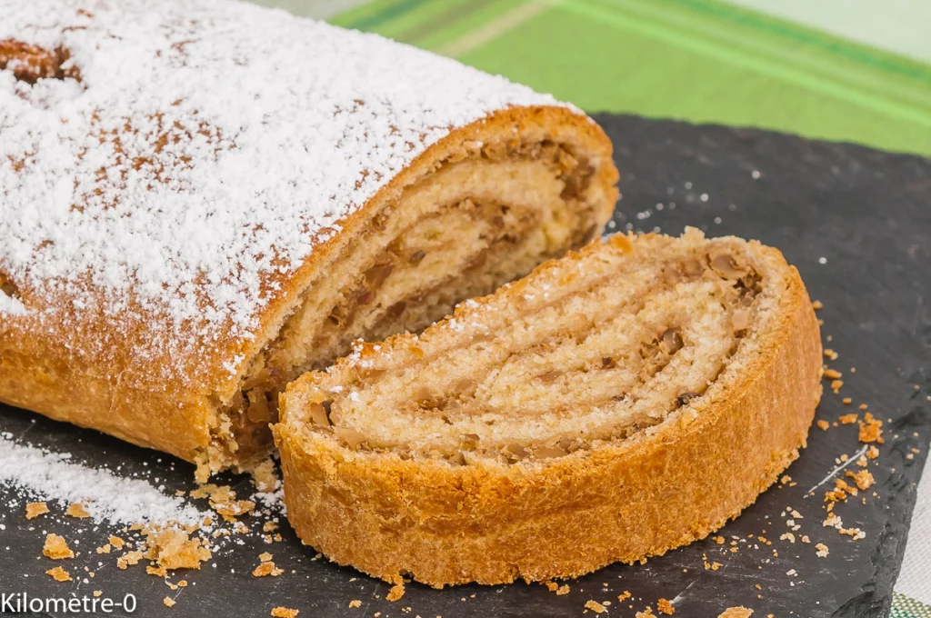Gâteau de Noël roulé aux noix (Croatie) - Étape 17