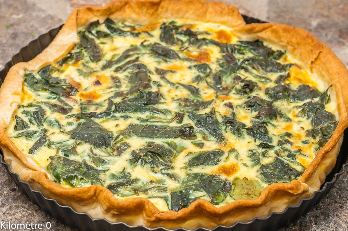Photo de recette de tarte aux épinards, tarte salée, quiche, lardons, légumes, facile, Kilomètre-0, blog de cuisine réalisée à partir de produits de saison et issus de circuits courts