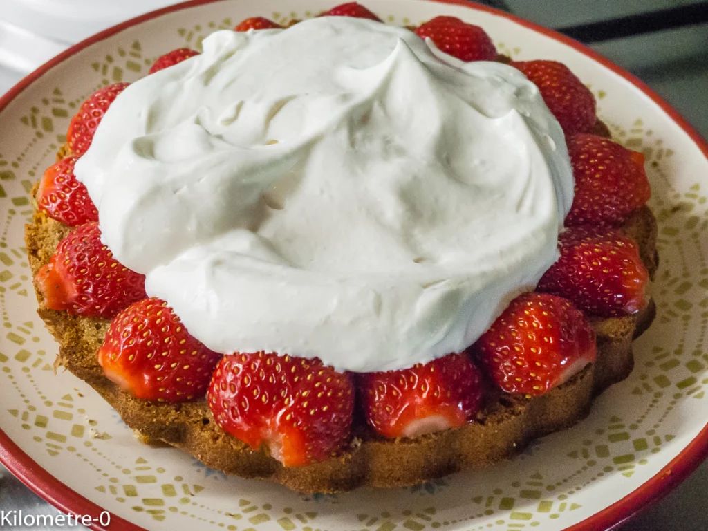 Gâteau d&rsquo;anniversaire fraises chantilly - Étape 11