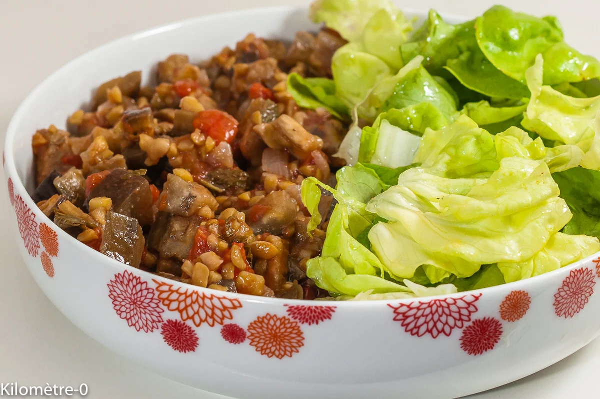 Photo de recette de moussaka, aubergines, cuisine libanaise, Liban, végétarienne, healthy, économique, bio de Kilomètre-0, blog de cuisine réalisée à partir de produits de saison et issus de circuits courts